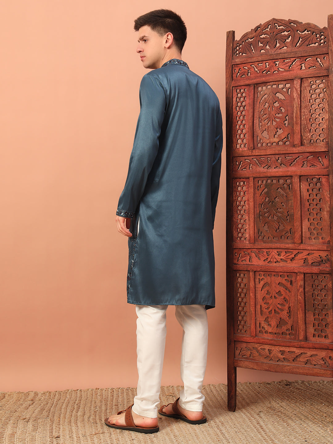teal regal – Embroidered Kurta with Bird Motif for Men